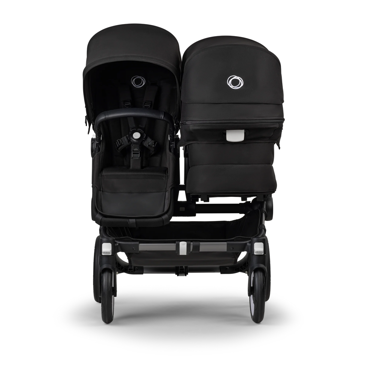 Bugaboo Donkey 5 Duo. En svart syskonvagn med sittdel och liggdel