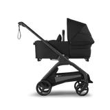 Bugaboo Dragonfly liggdel komplett i nattsvart monterad på barnvagnen