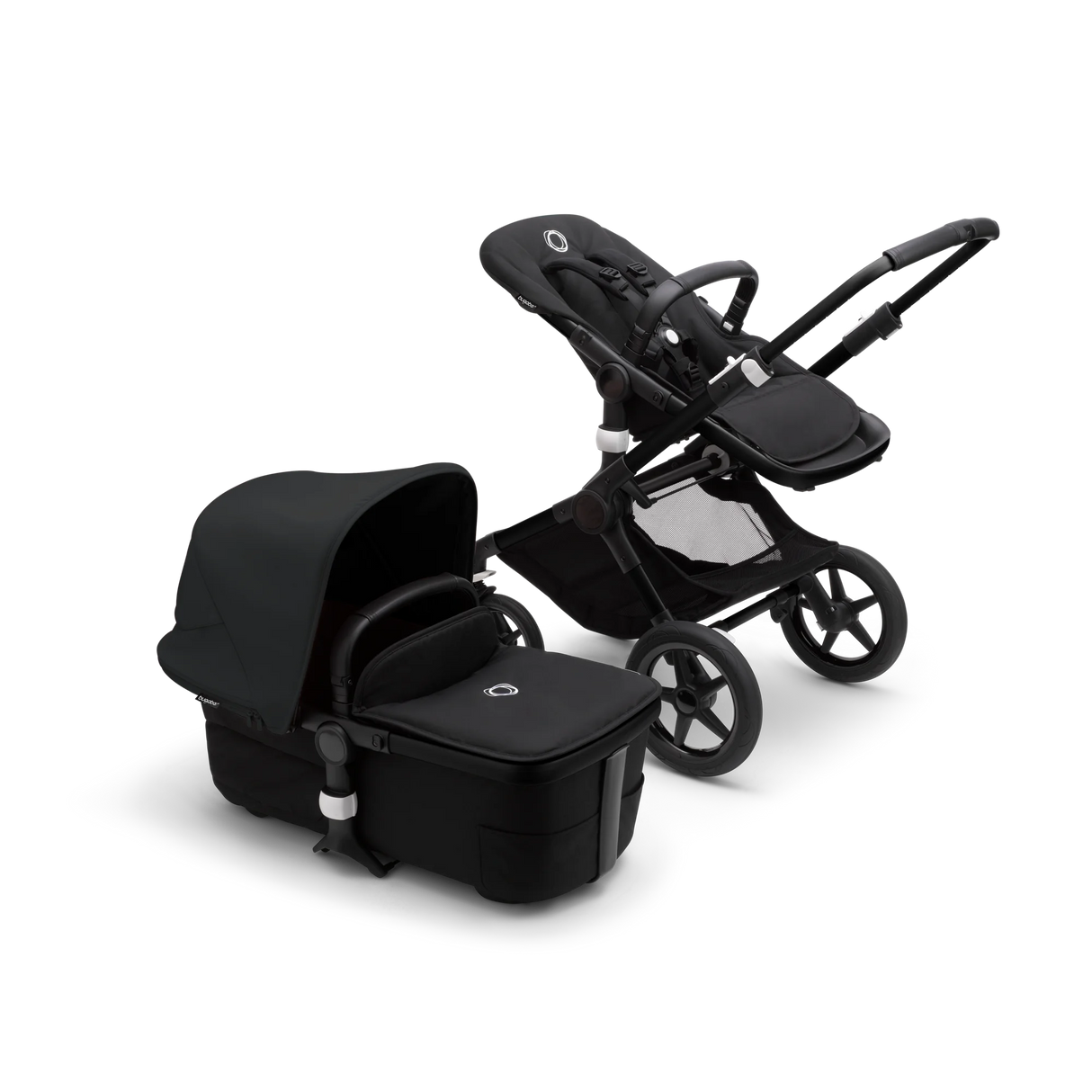 Bugaboo Fox 3 – en svart duovagn där du kan växla mellan sittdel och liggdel