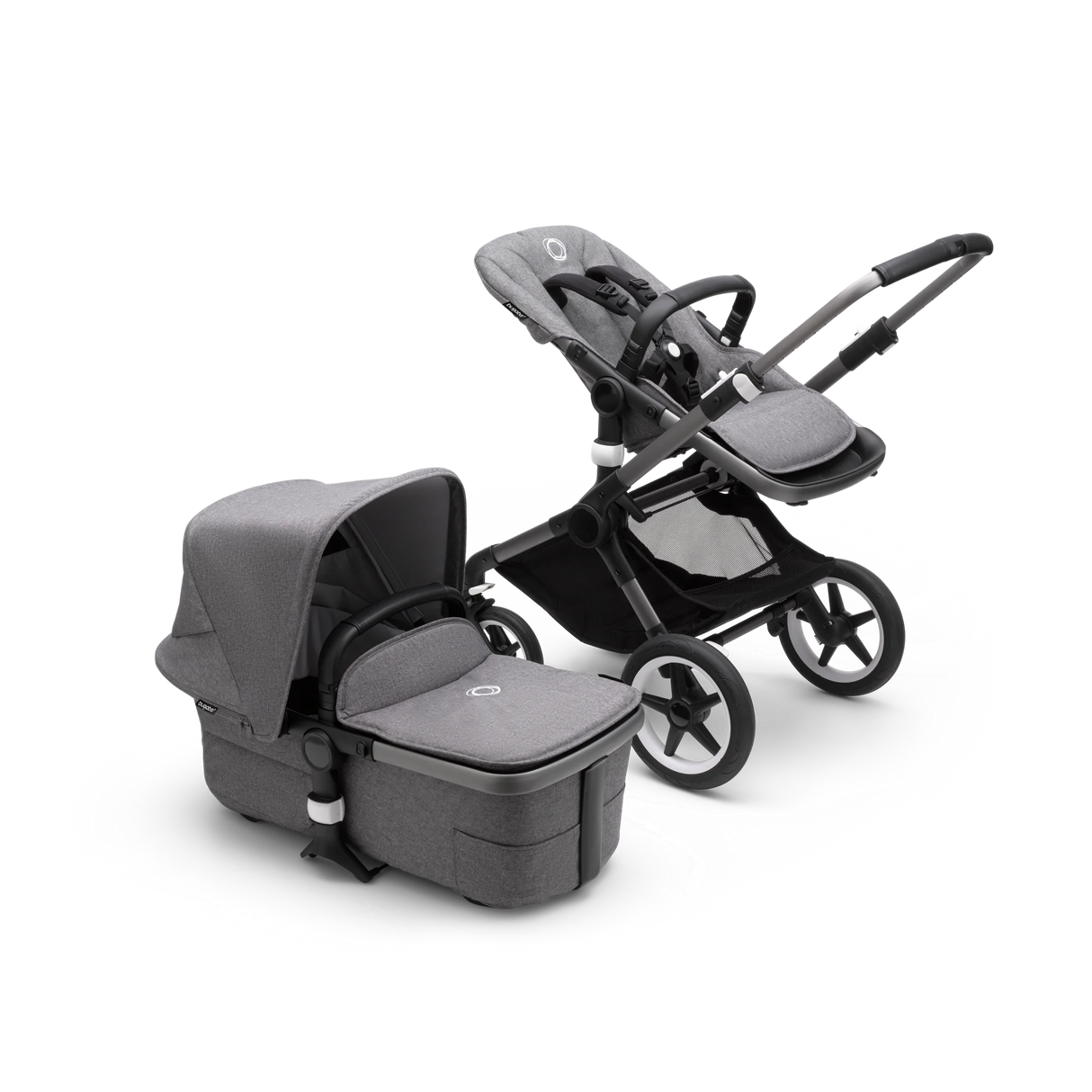 Bugaboo Fox 3 – en grå duovagn där du kan växla mellan sittdel och liggdel