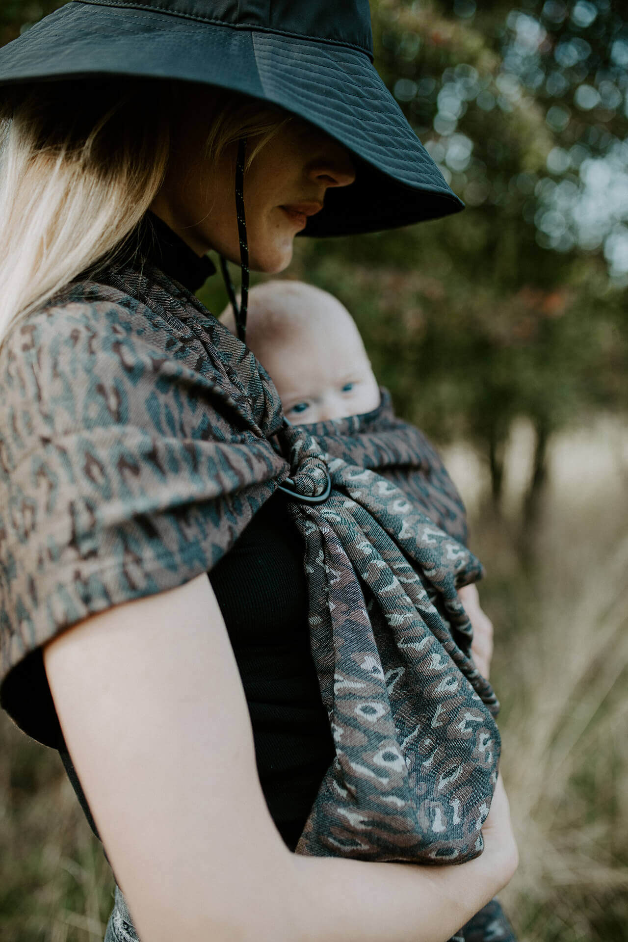 Luie Baby Sling - Leo