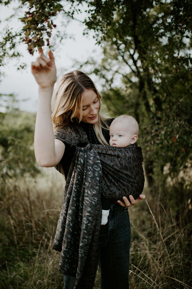 Luie Baby Sling - Leo